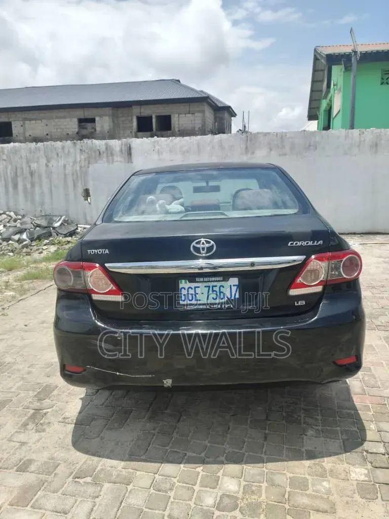 Toyota Corolla 2011 Black