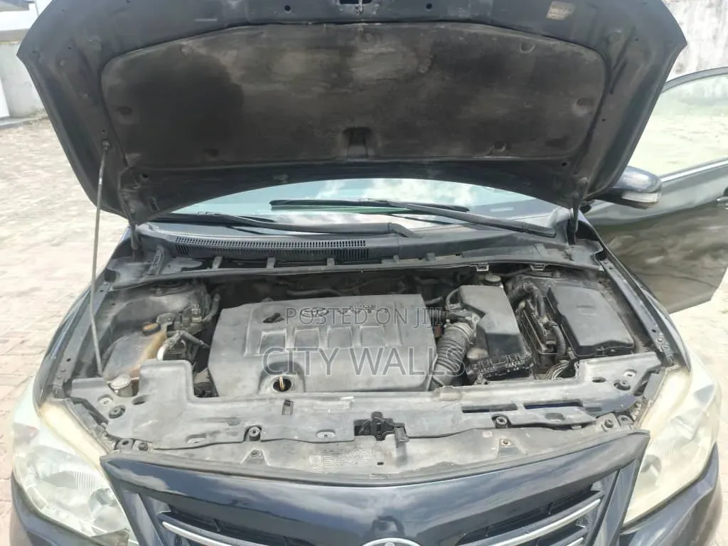 Toyota Corolla 2011 Black