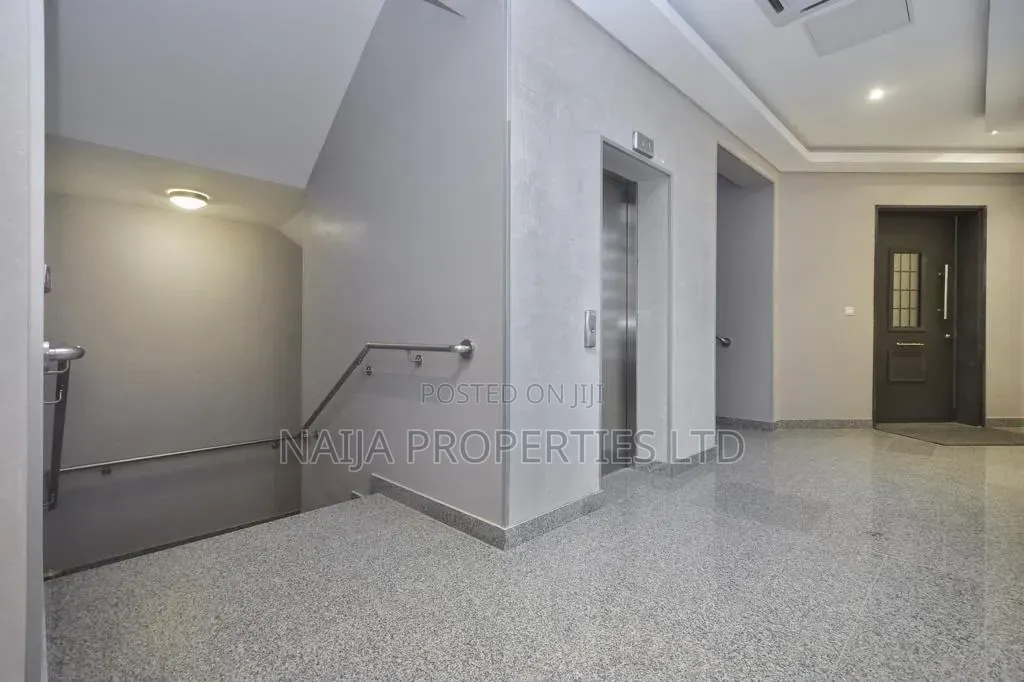 3bdrm Apartment in Lekki Phase 1 for rent