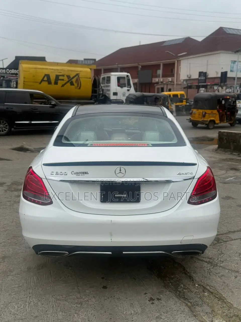 Mercedes-Benz C300 Base AWD 4Matic Sedan (2.0L 4cyl 7A) 2015 White
