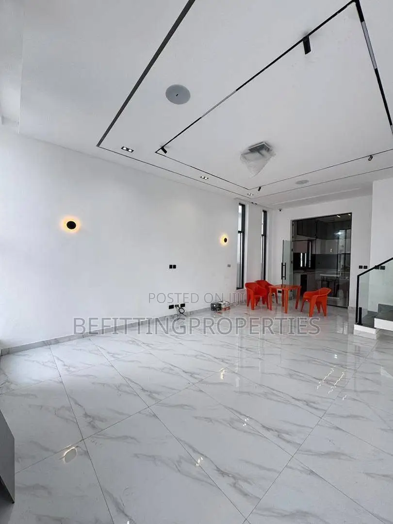 4bdrm House in Lekki for sale