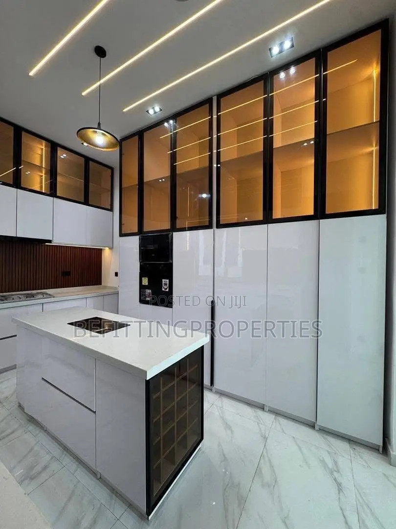 4bdrm House in Lekki for sale