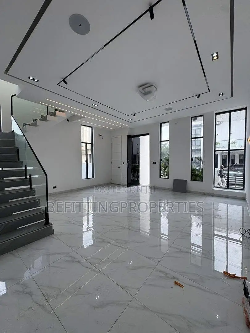4bdrm House in Lekki for sale
