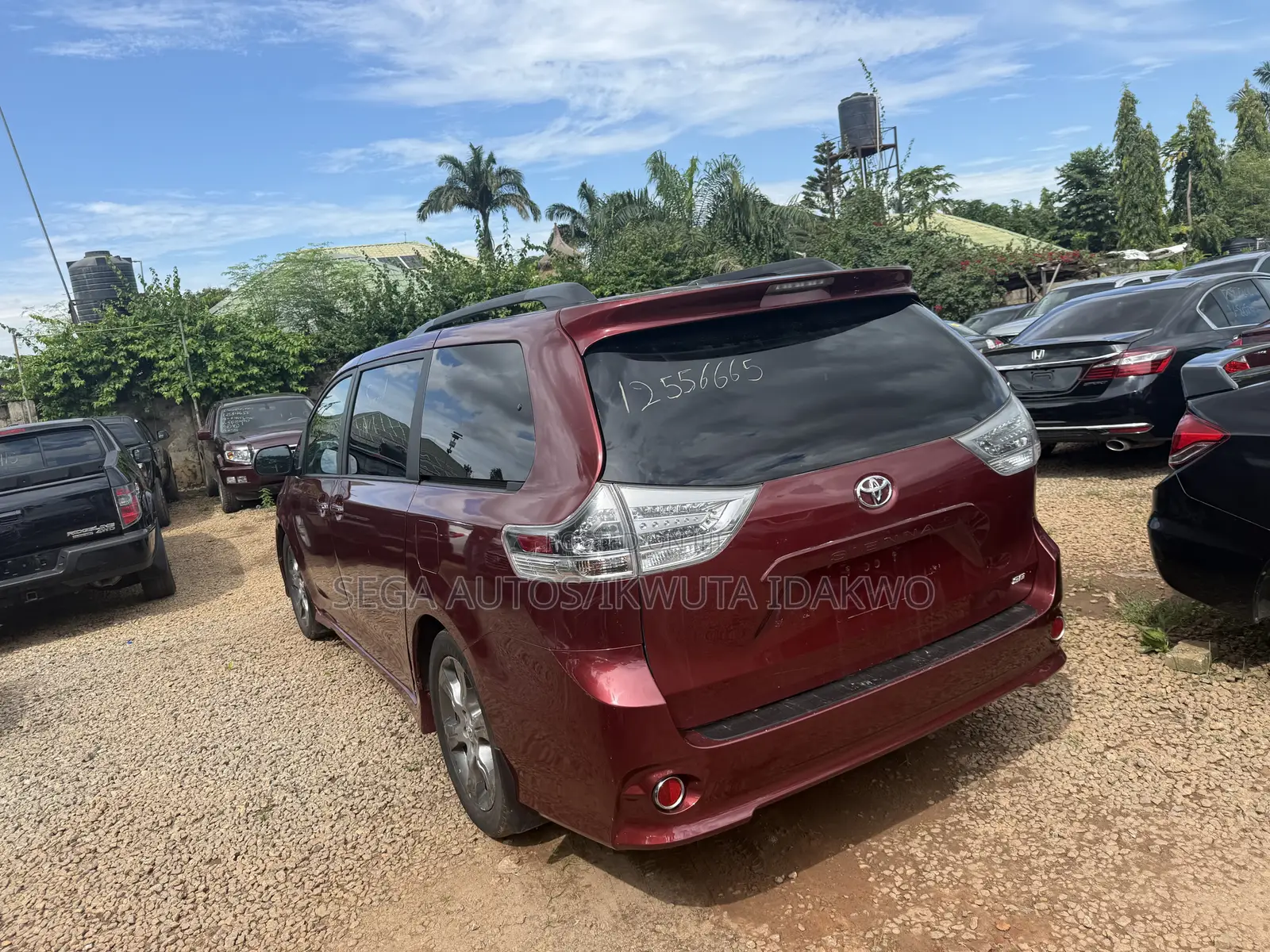 Toyota Sienna SE Premium 8-Passenger 4dr Minivan (3.5L 6cyl 6A) 2015