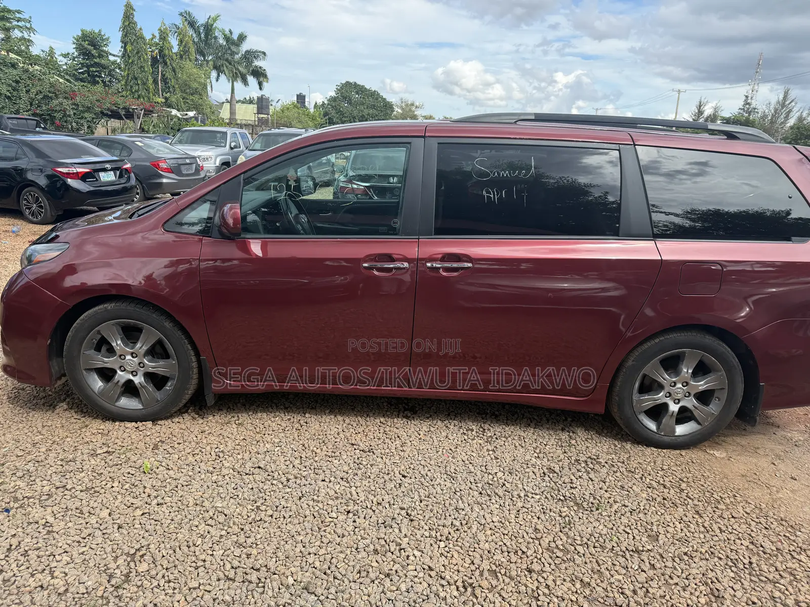 Toyota Sienna SE Premium 8-Passenger 4dr Minivan (3.5L 6cyl 6A) 2015