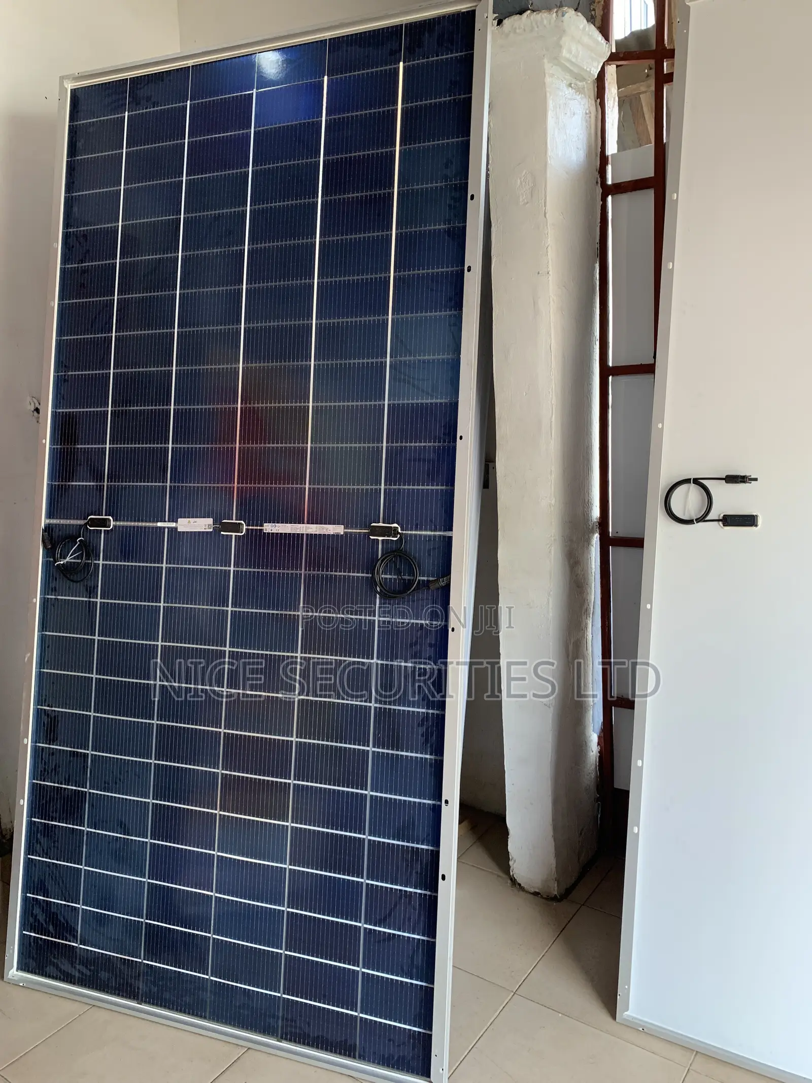 Jinko Solar Panels, Bi-Facial 590-600watts