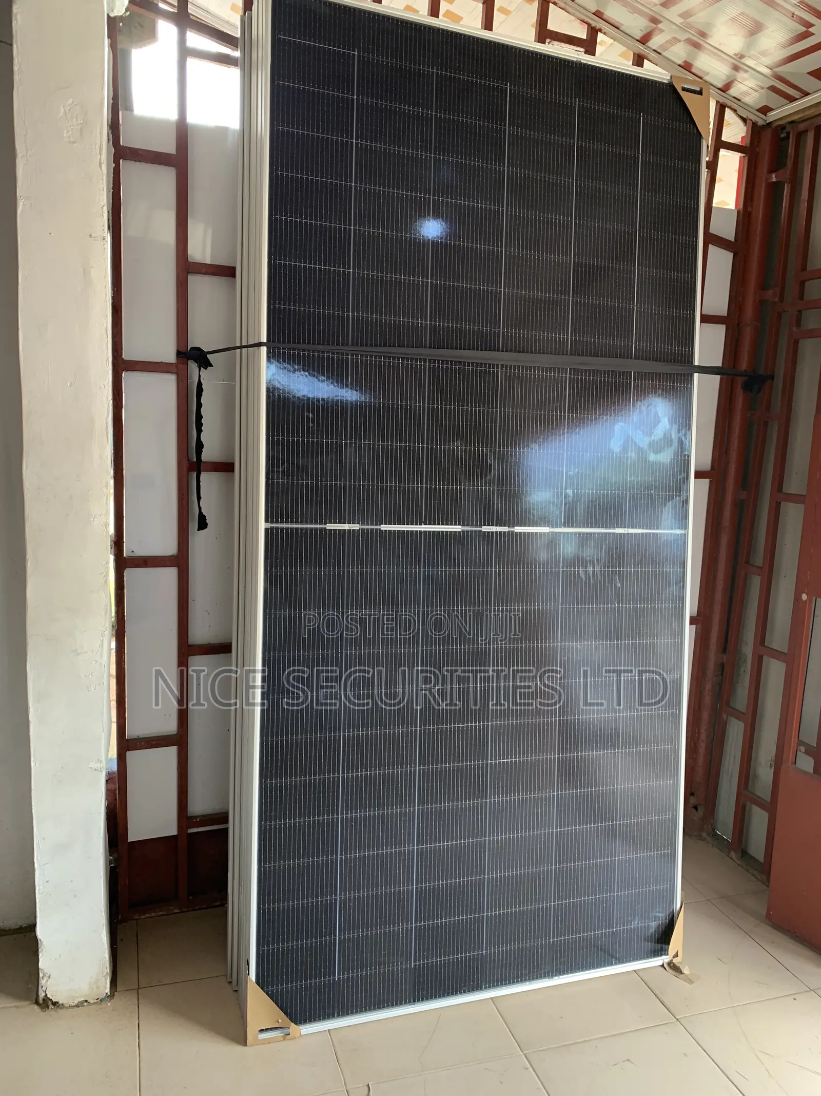 Jinko Solar Panels, Bi-Facial 590-600watts