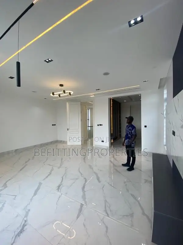 5bdrm Duplex in Lekki for sale