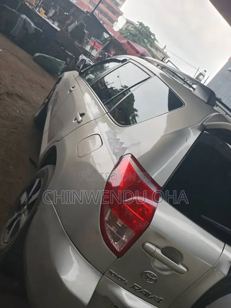 Toyota RAV4 2008 Gold