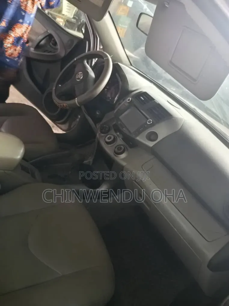 Toyota RAV4 2008 Gold