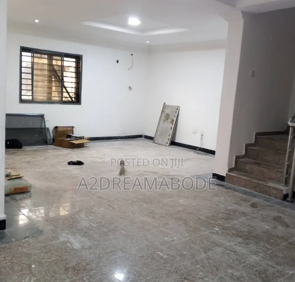 5bdrm Duplex in Ikeja Gra for rent