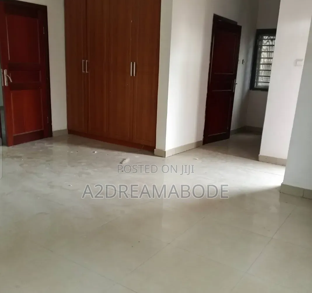 5bdrm Duplex in Ikeja Gra for rent