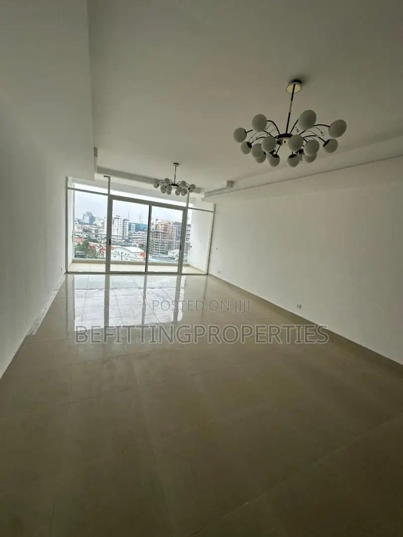 3bdrm Apartment in Victoria Island for rent