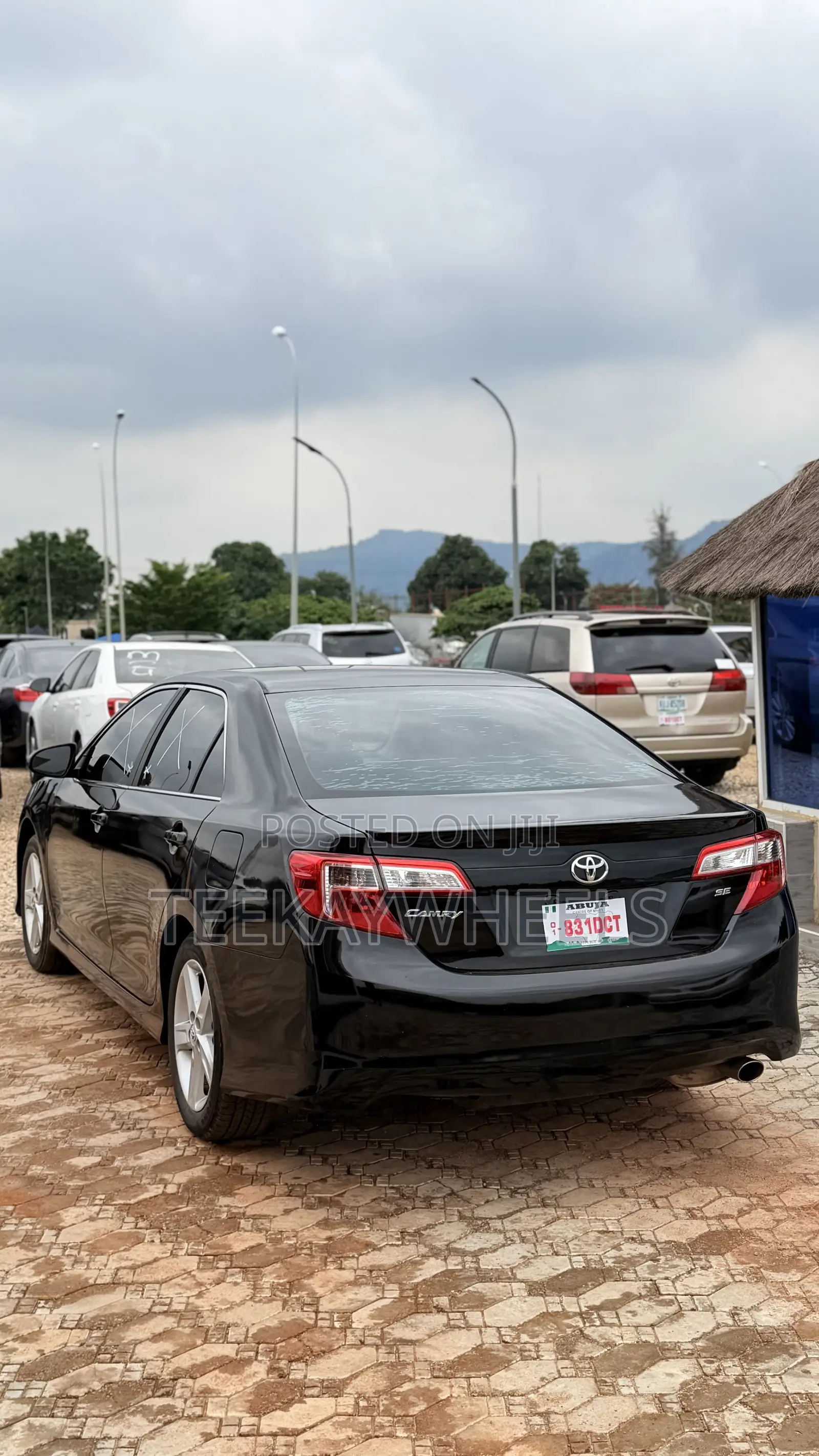 Toyota Camry SE 4dr Sedan w/Prod. End 11/13 (2.5L 4cyl 6A) 2014 Black