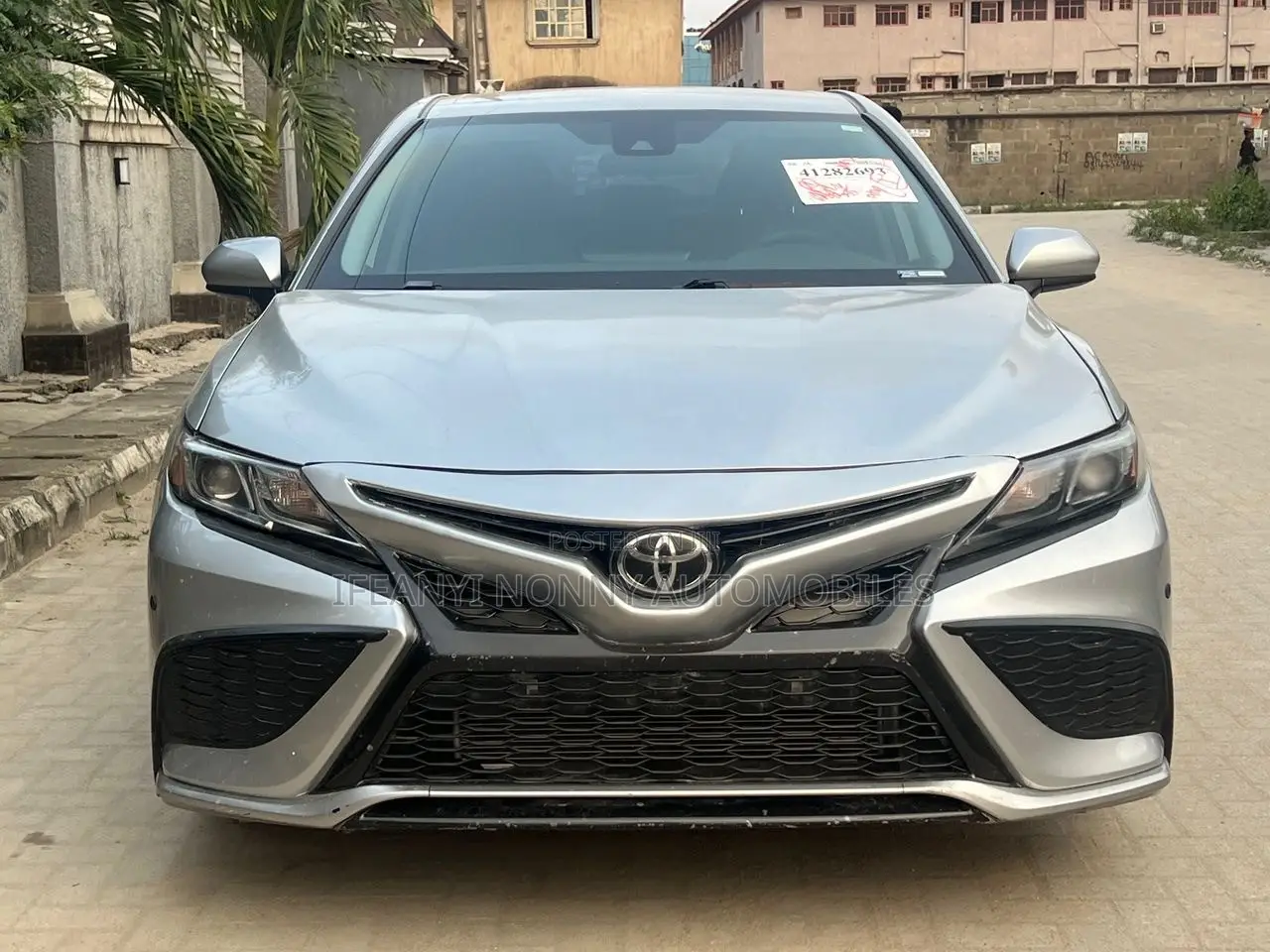 Toyota Camry SE 2022 Silver