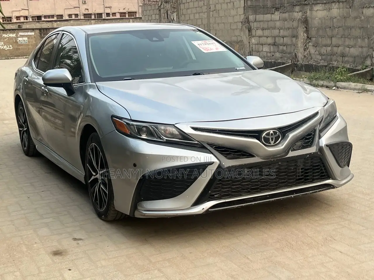 Toyota Camry SE 2022 Silver
