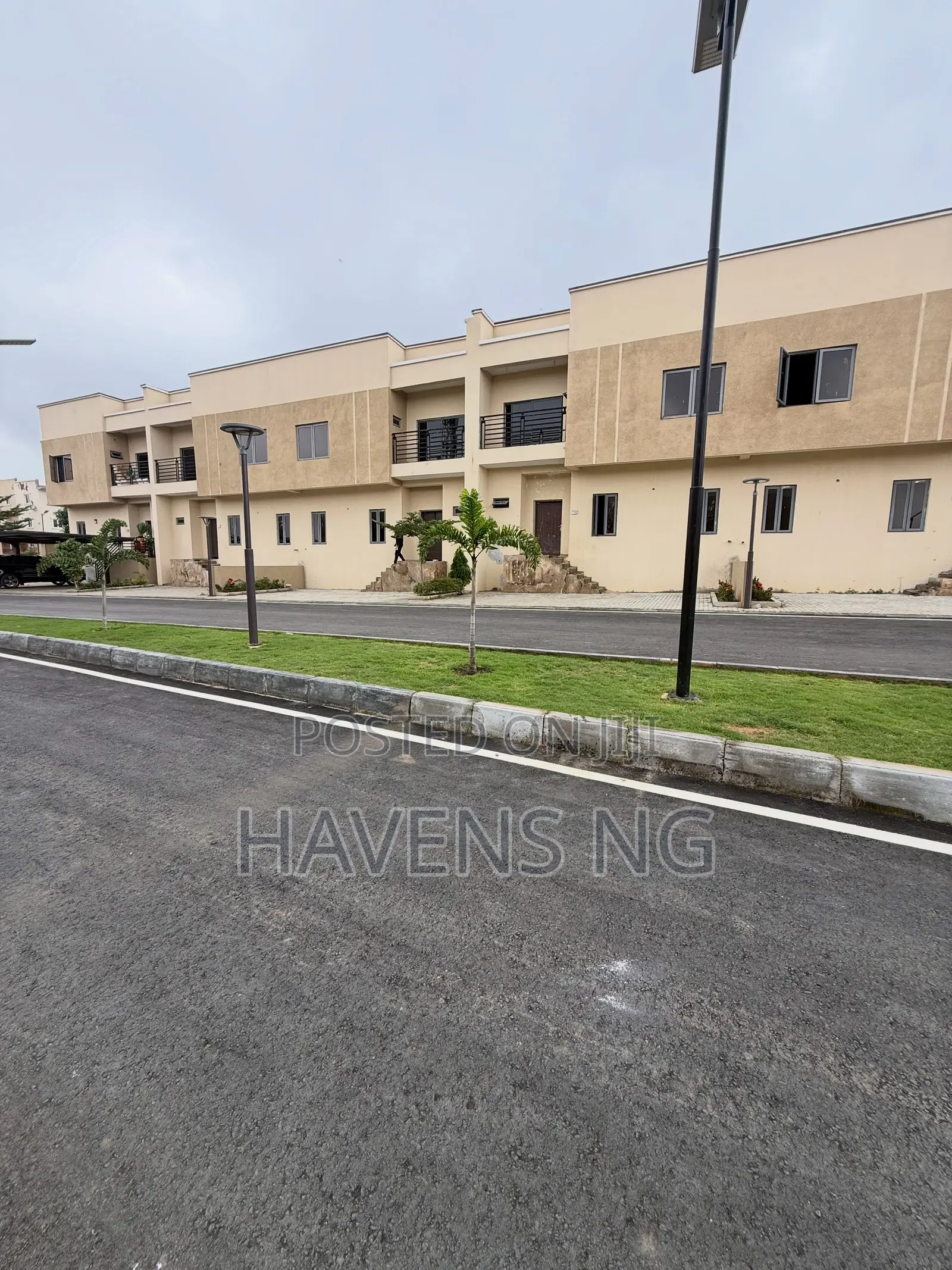 4bdrm Duplex in Apo Resettlement for sale