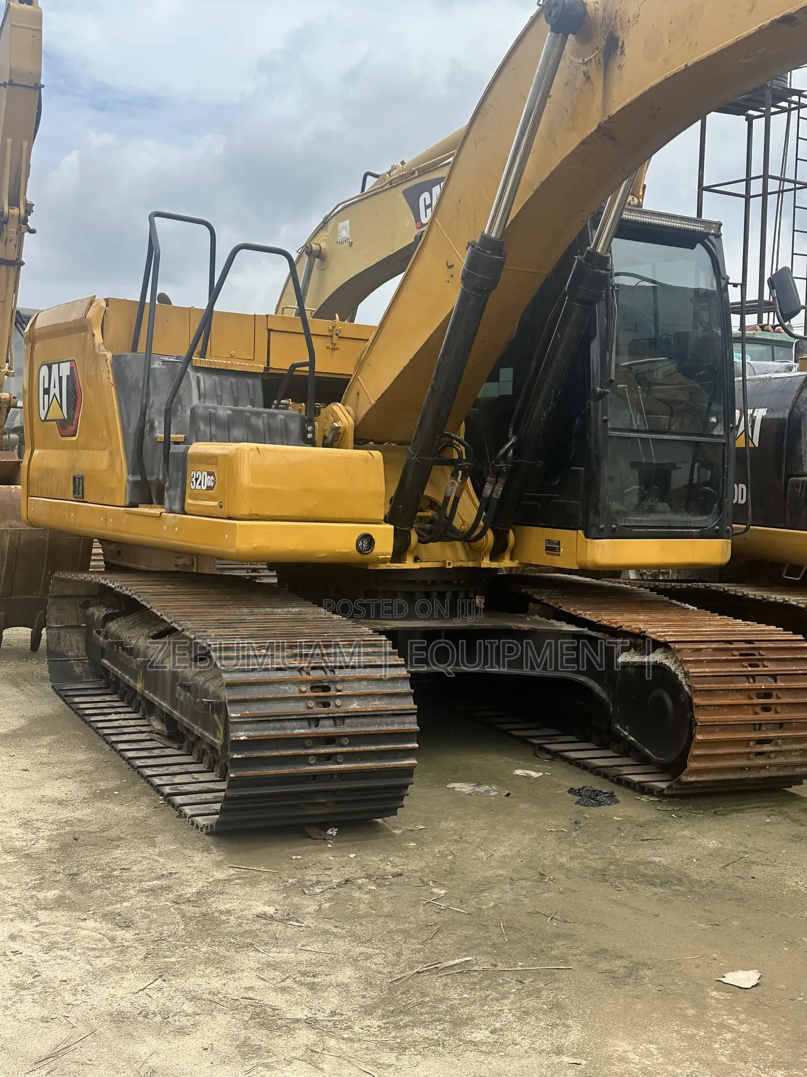 Caterpillar Excavated 320 GC for Sale: Price: 190 Naira