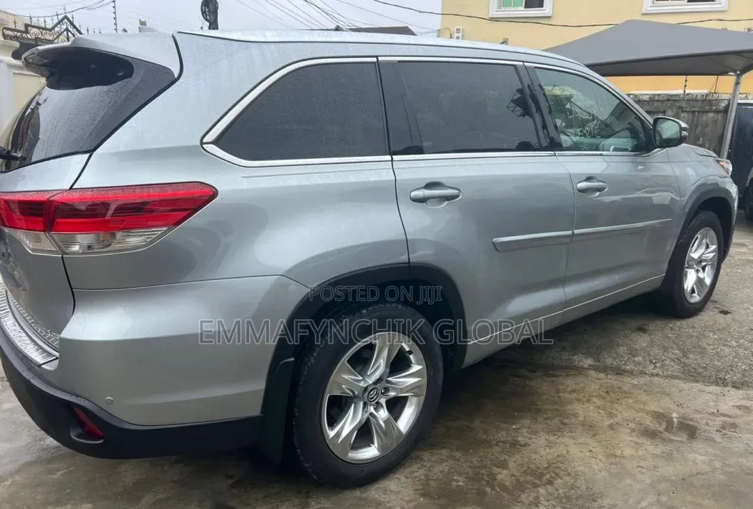 Toyota Highlander 2017 Silver