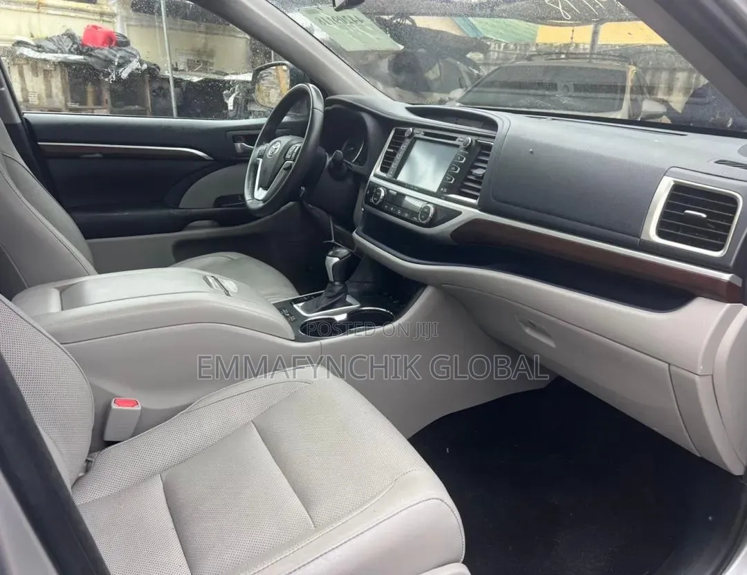 Toyota Highlander 2017 Silver
