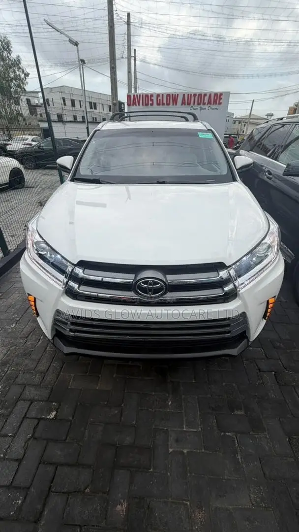 Toyota Highlander XLE 4dr SUV AWD (3.5L 6cyl 6A) 2015 White