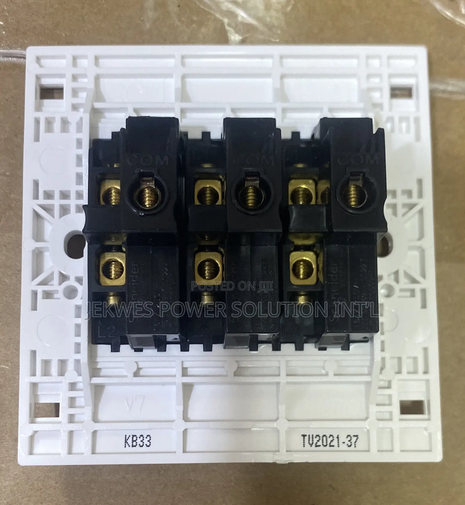 Original 3Gang 2 Way Switch Schnider