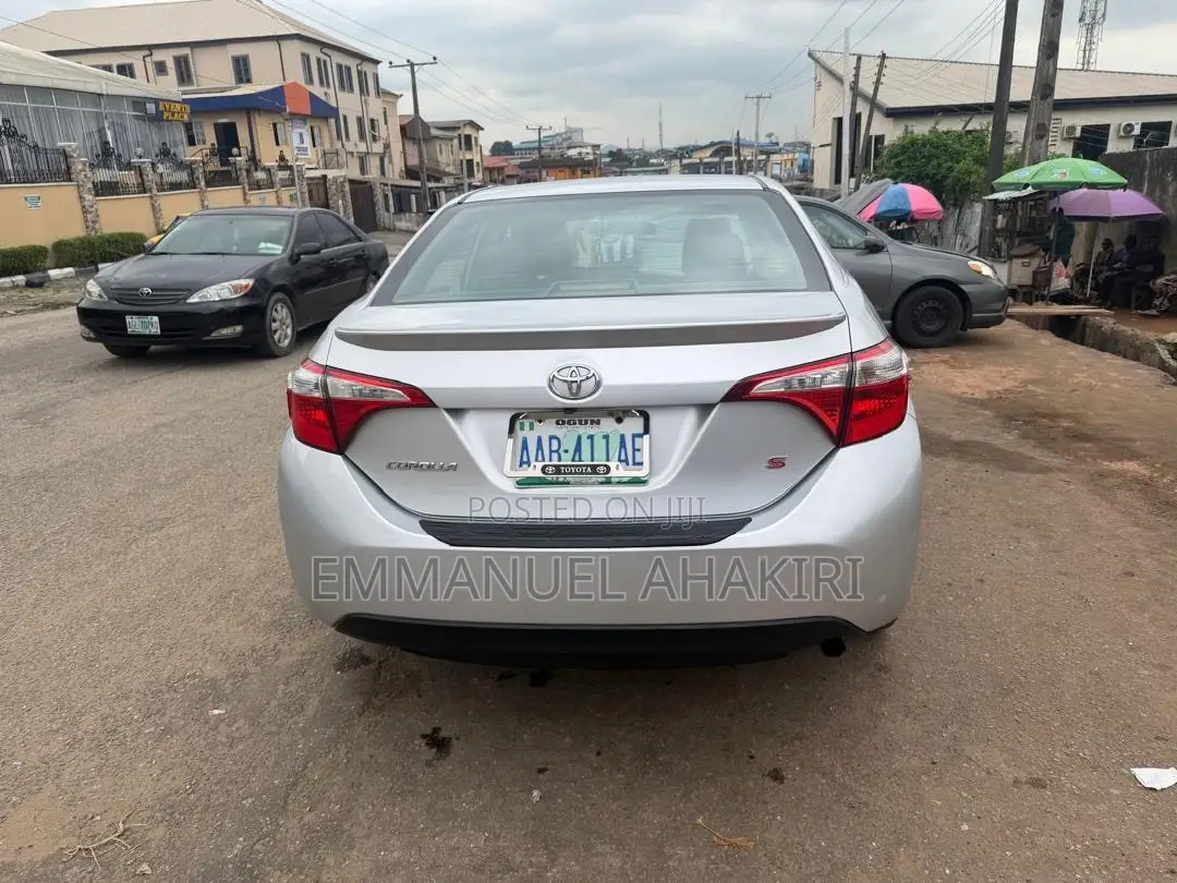 Toyota Corolla 2015 Silver
