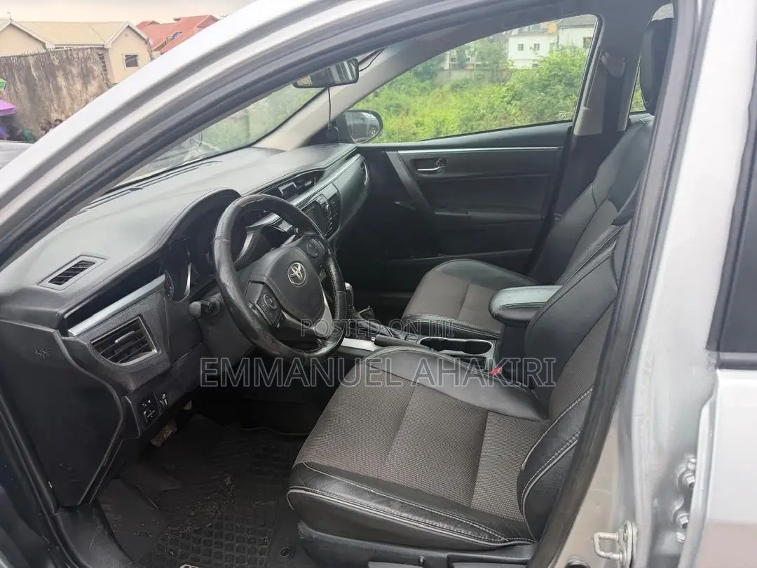 Toyota Corolla 2015 Silver