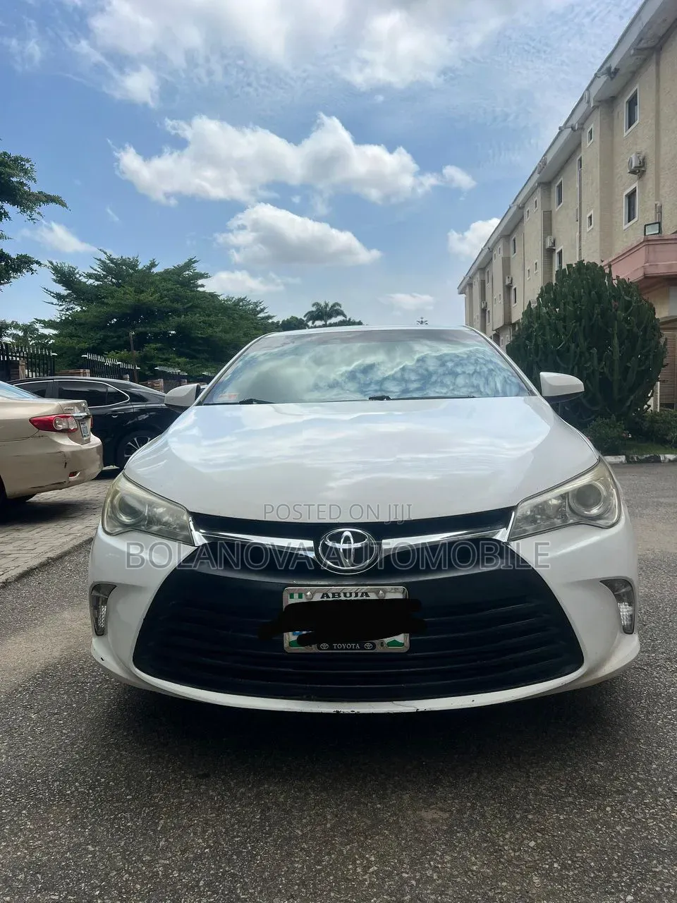 Toyota Camry LE 4dr Sedan (2.5L 4cyl 6A) 2016 White
