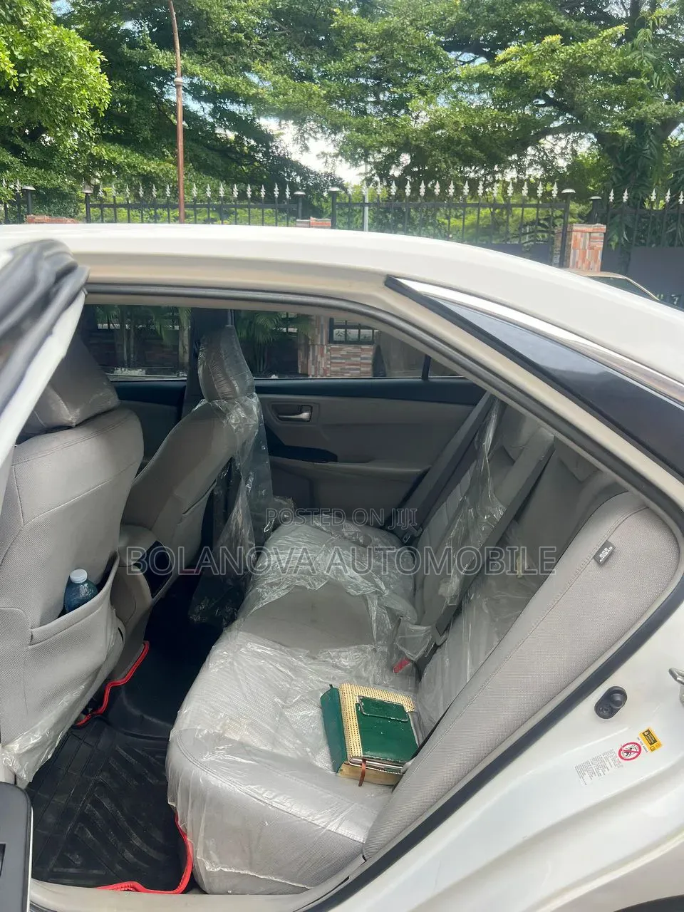 Toyota Camry LE 4dr Sedan (2.5L 4cyl 6A) 2016 White
