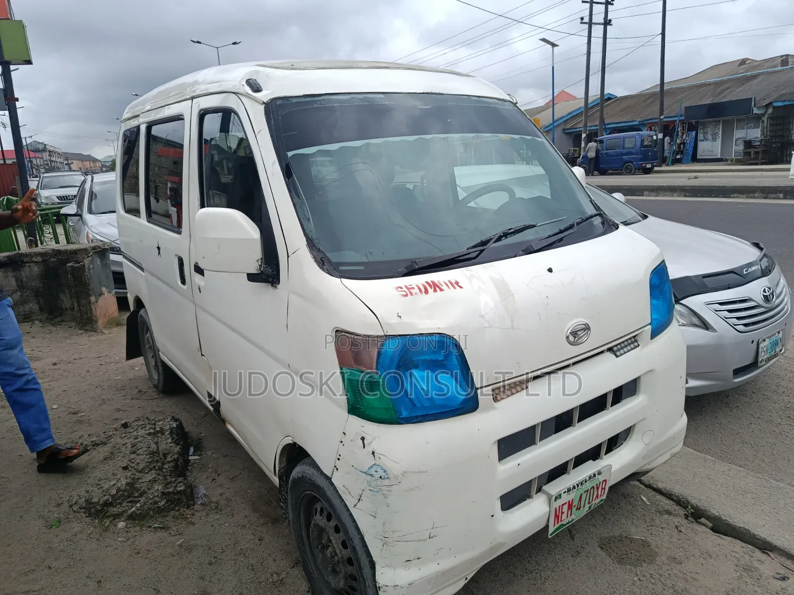 Daihatsu Hijet 2012 White