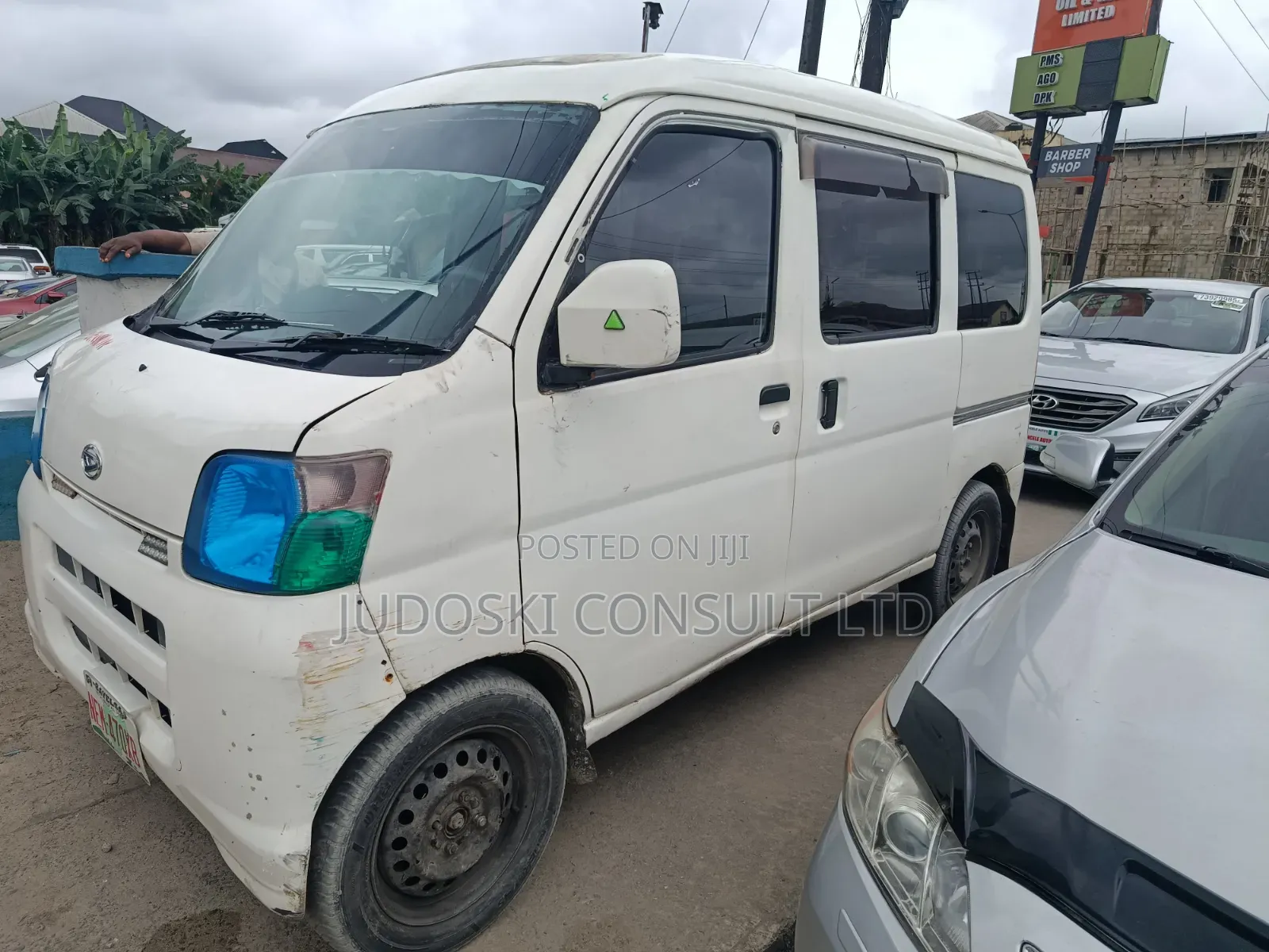Daihatsu Hijet 2012 White