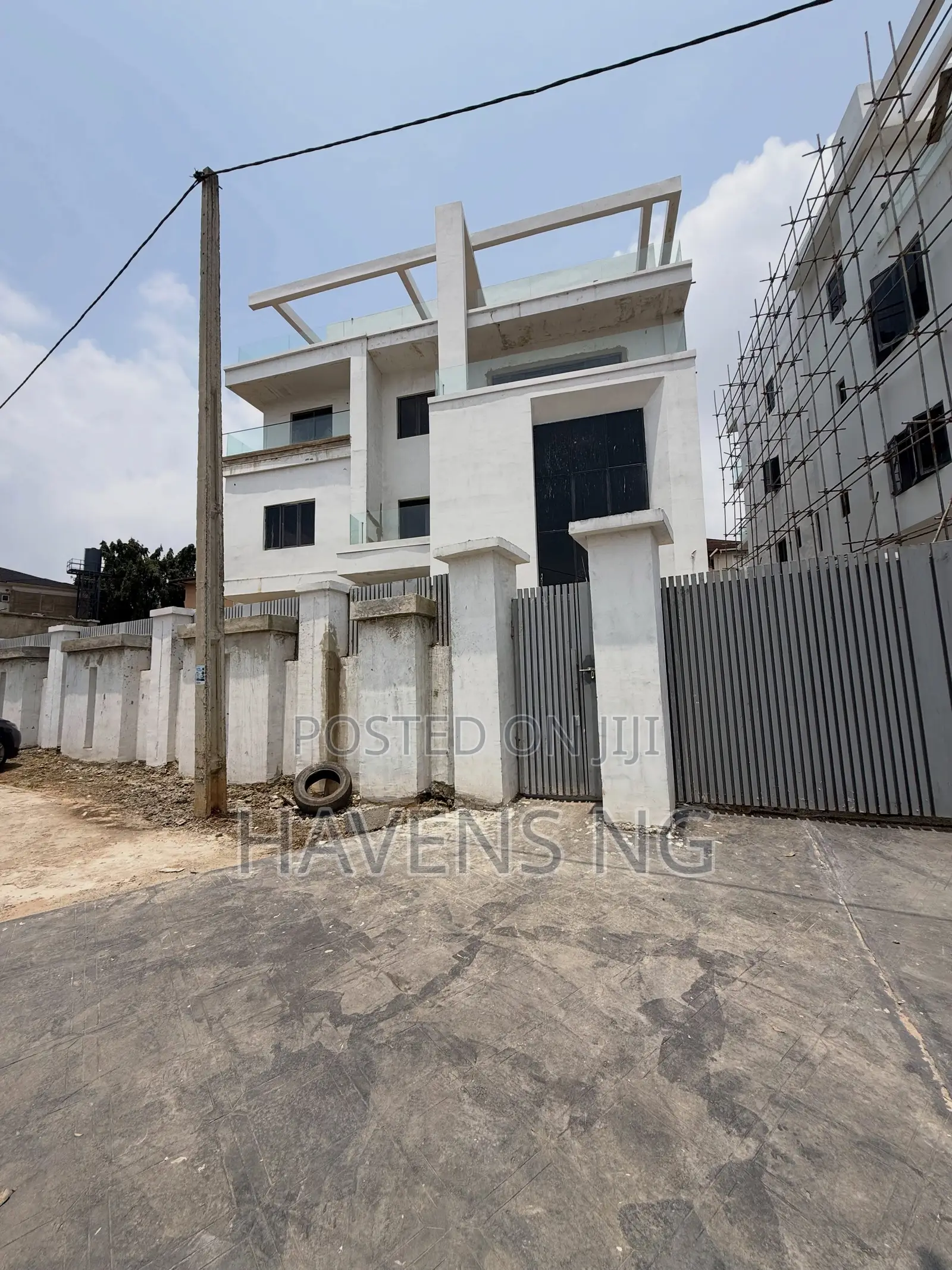 8bdrm Duplex in Asokoro for sale