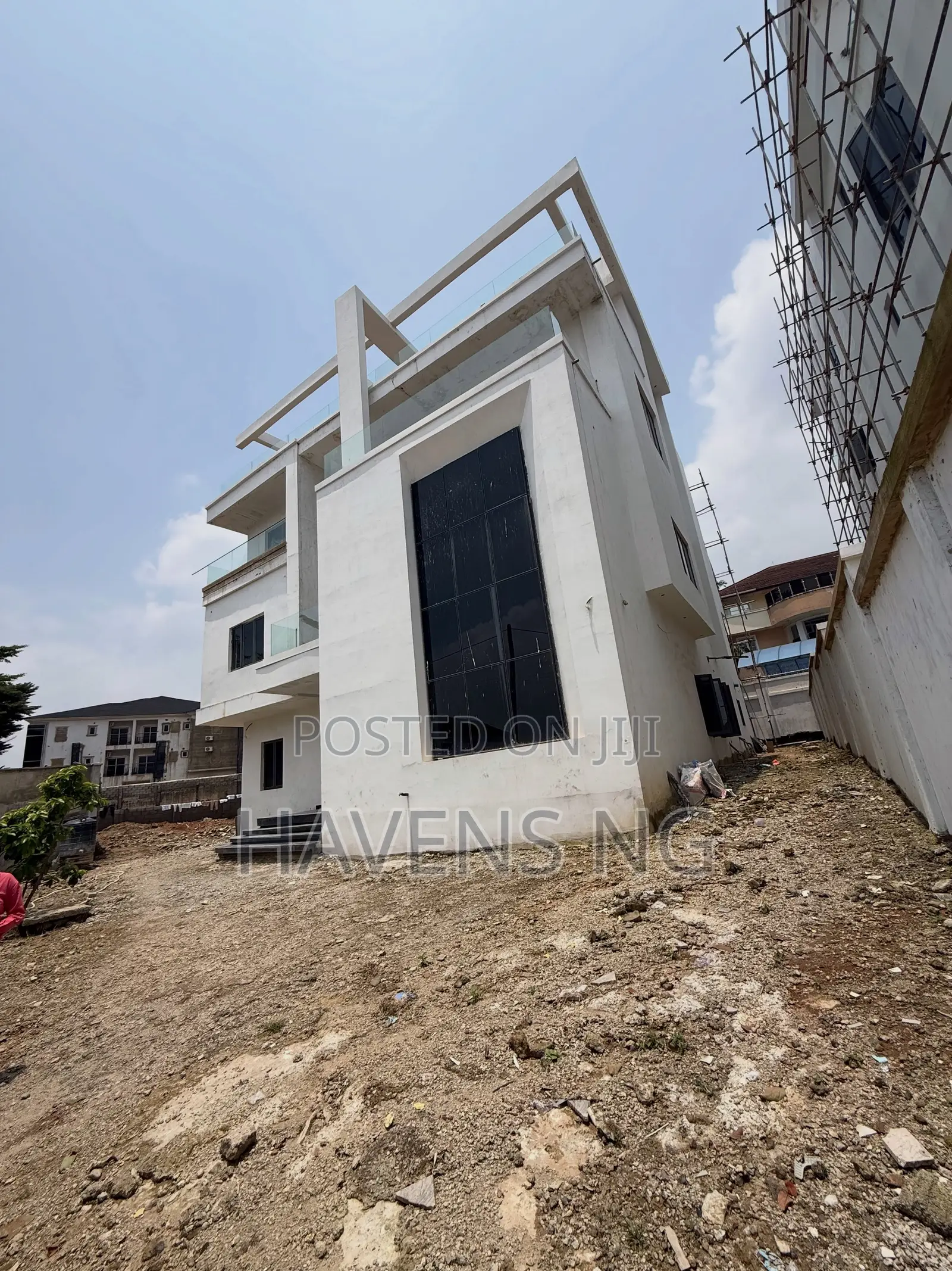 8bdrm Duplex in Asokoro for sale