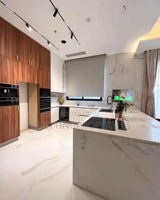 4bdrm Maisonette in Banana Island for sale