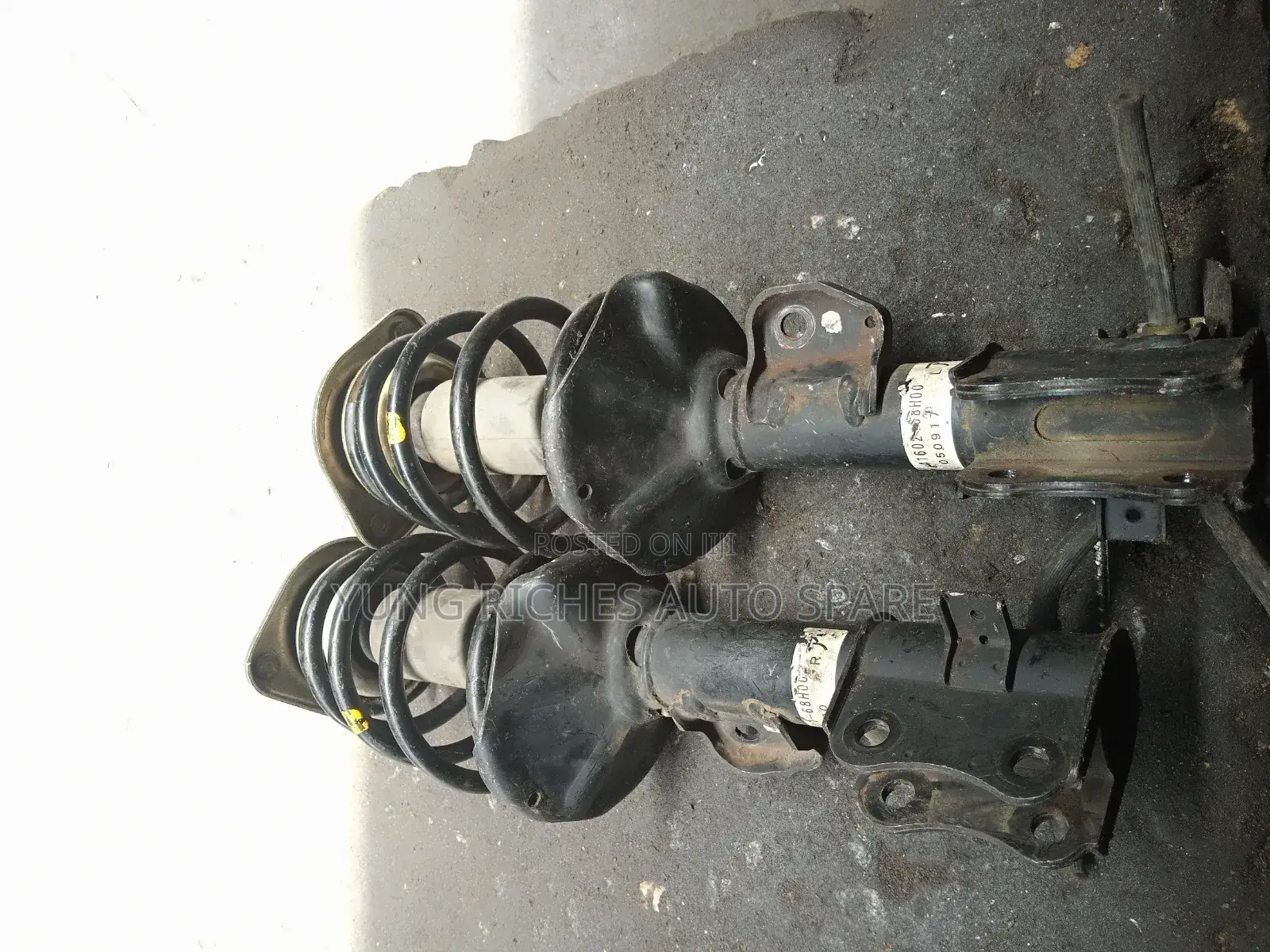 Direct Belgium Suzuki New Model Front Shock Absorber – Clean & Quality