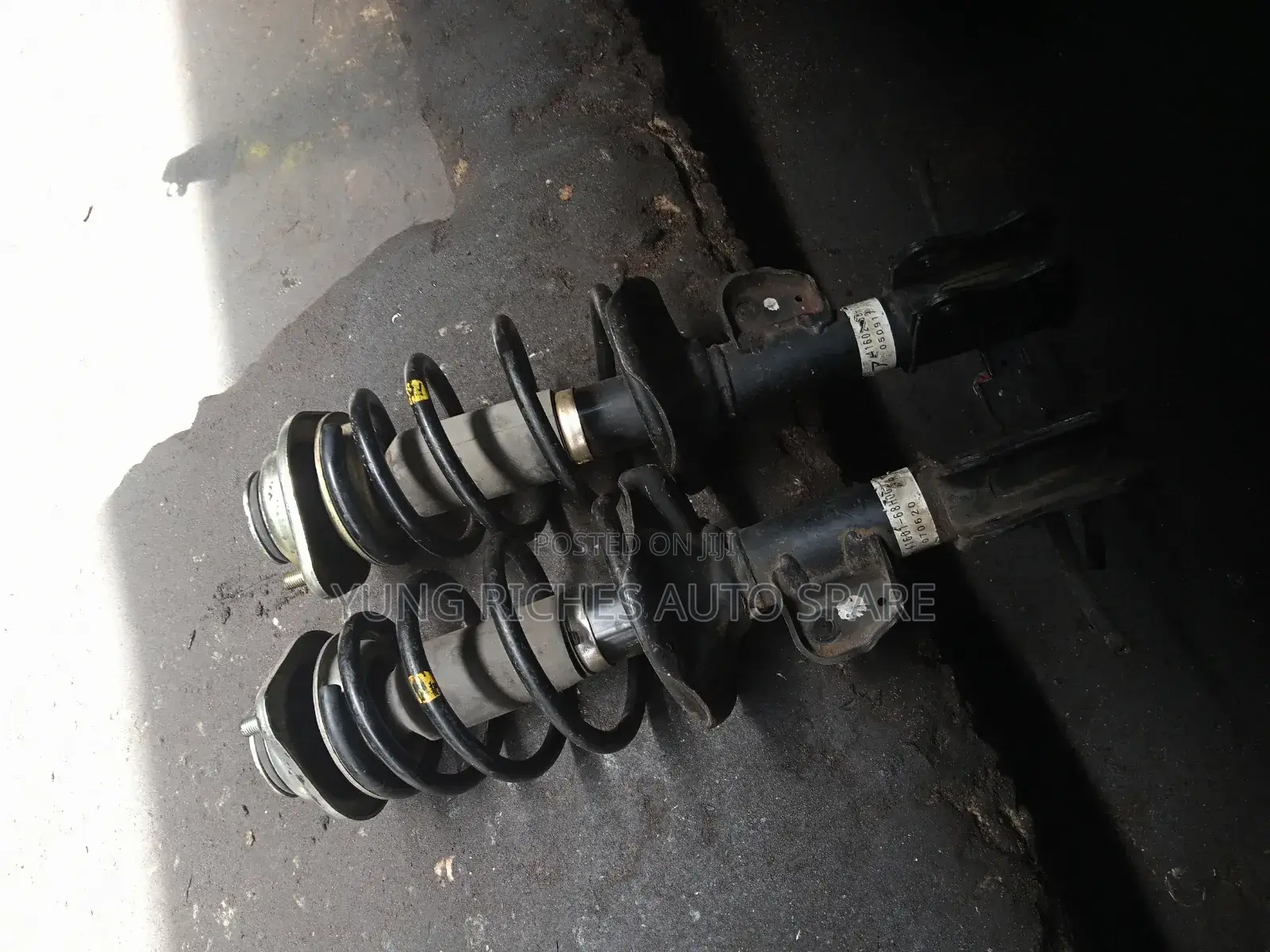 Direct Belgium Suzuki New Model Front Shock Absorber – Clean & Quality