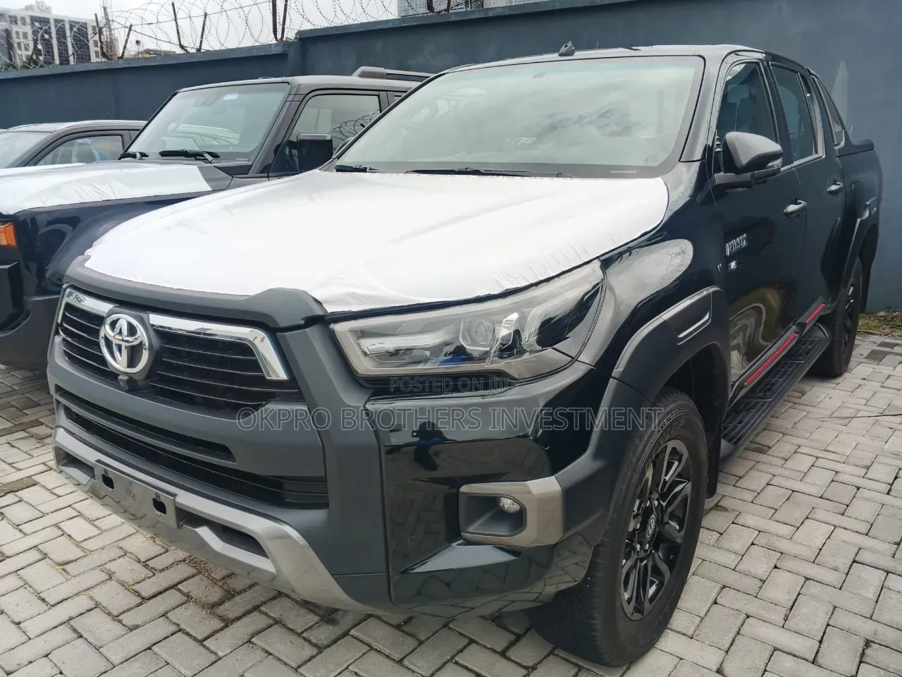 New Toyota Hilux 2025 Black