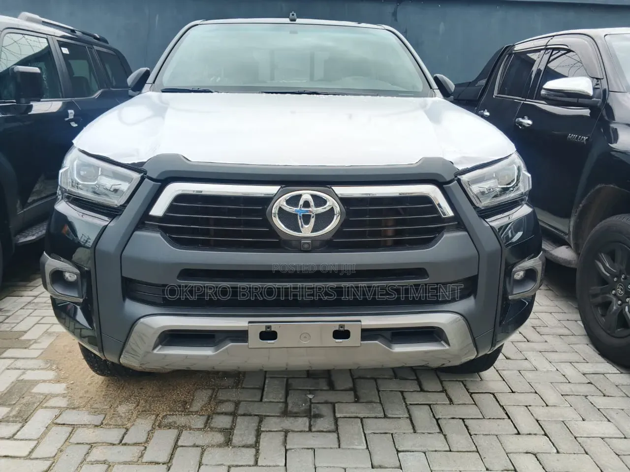 New Toyota Hilux 2025 Black