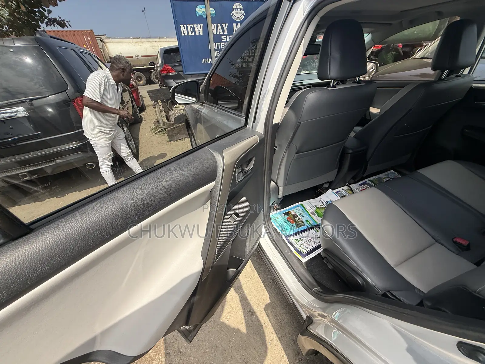 Toyota RAV4 Limited 4dr SUV (2.5L 4cyl 6A) 2015 Silver