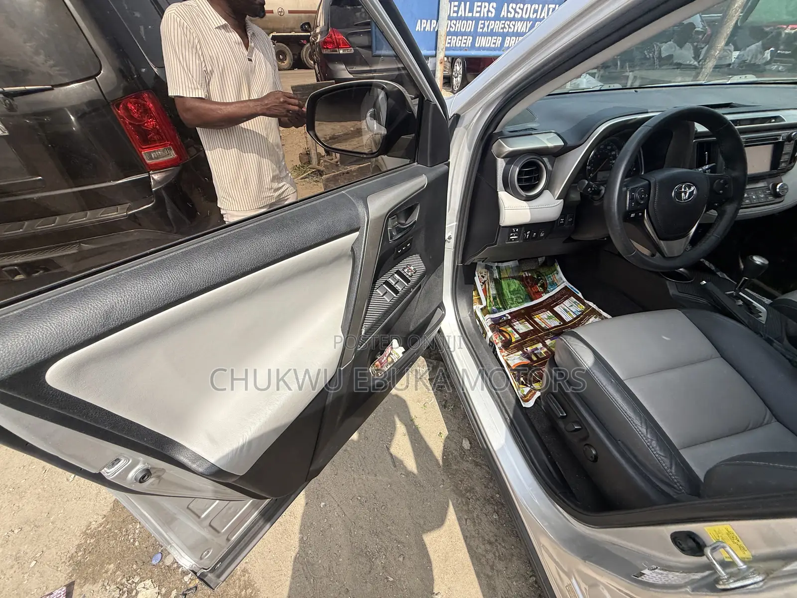 Toyota RAV4 Limited 4dr SUV (2.5L 4cyl 6A) 2015 Silver