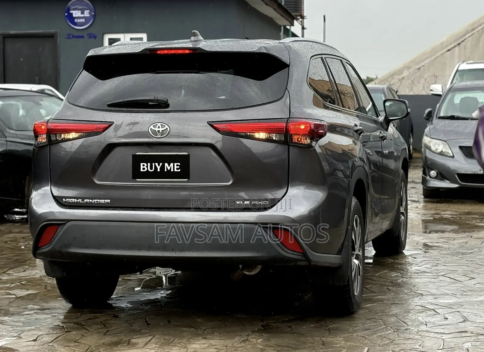 Toyota Highlander XLE 2021 Gray