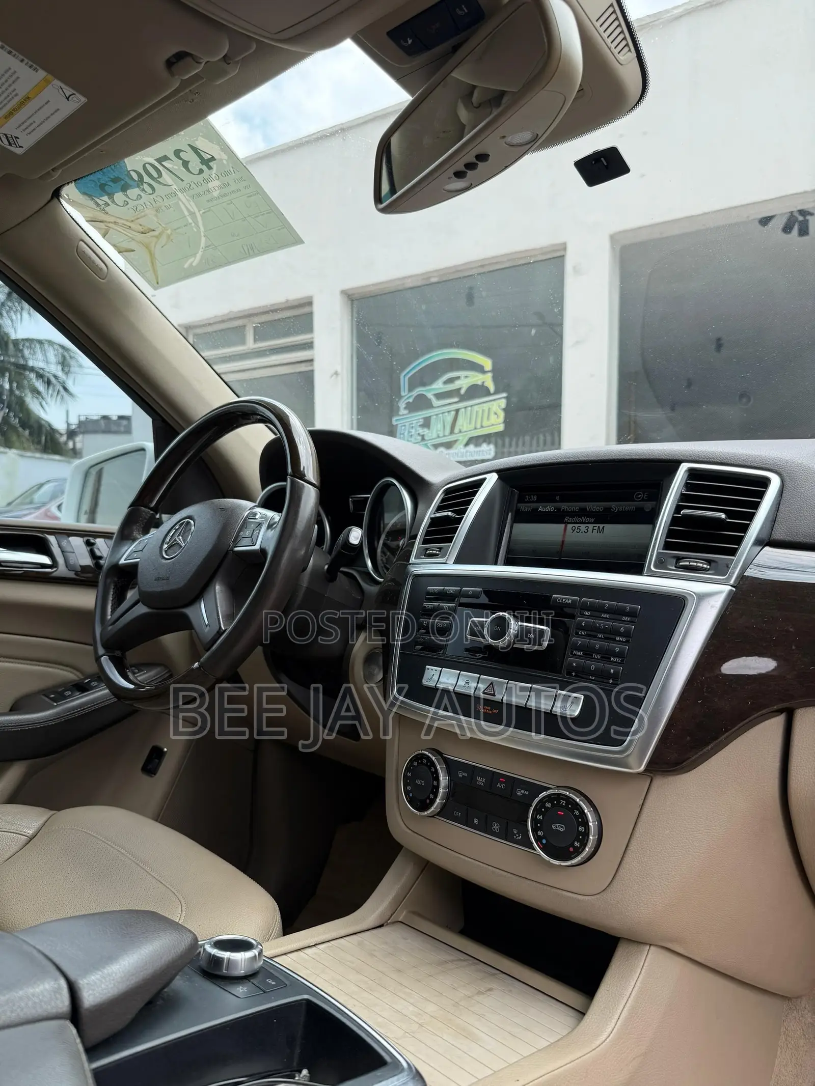 Mercedes-Benz M Class ML350 4MATIC 4dr SUV AWD (3.5L 6cyl 7A) 2015