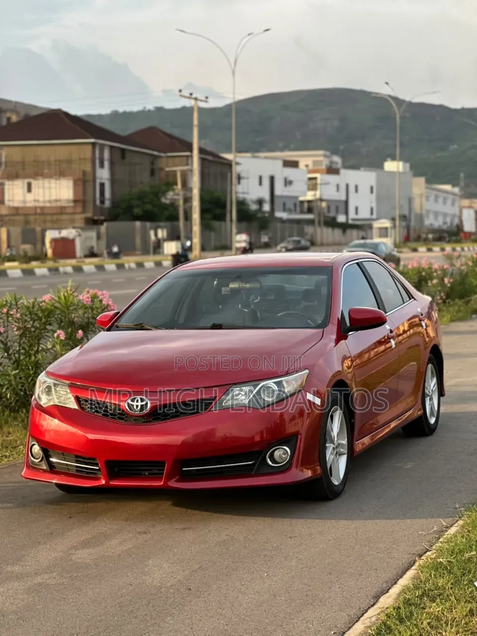 Toyota Camry SE 4dr Sedan (2.5L 4cyl 6A) 2013 Red