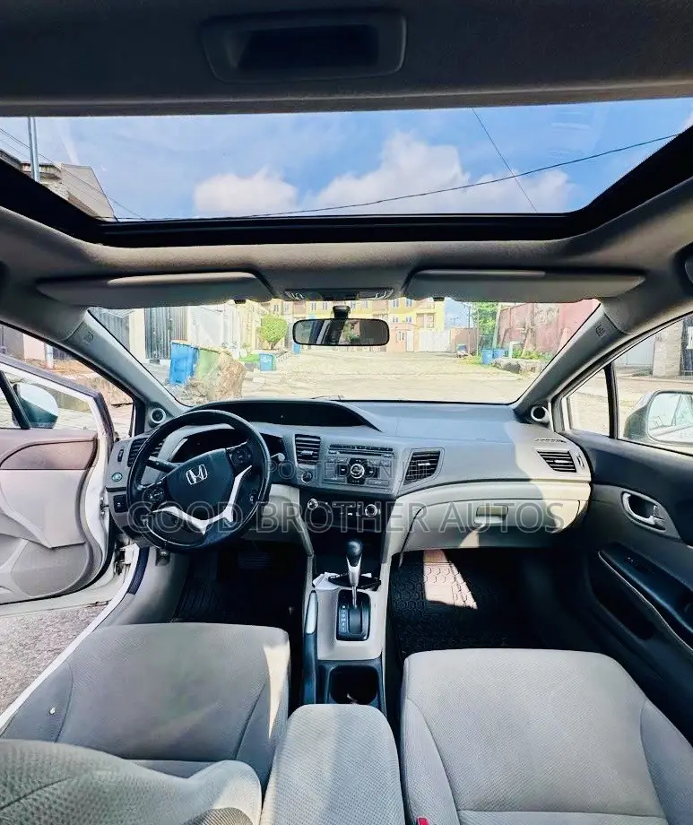 Honda Civic 2012 White