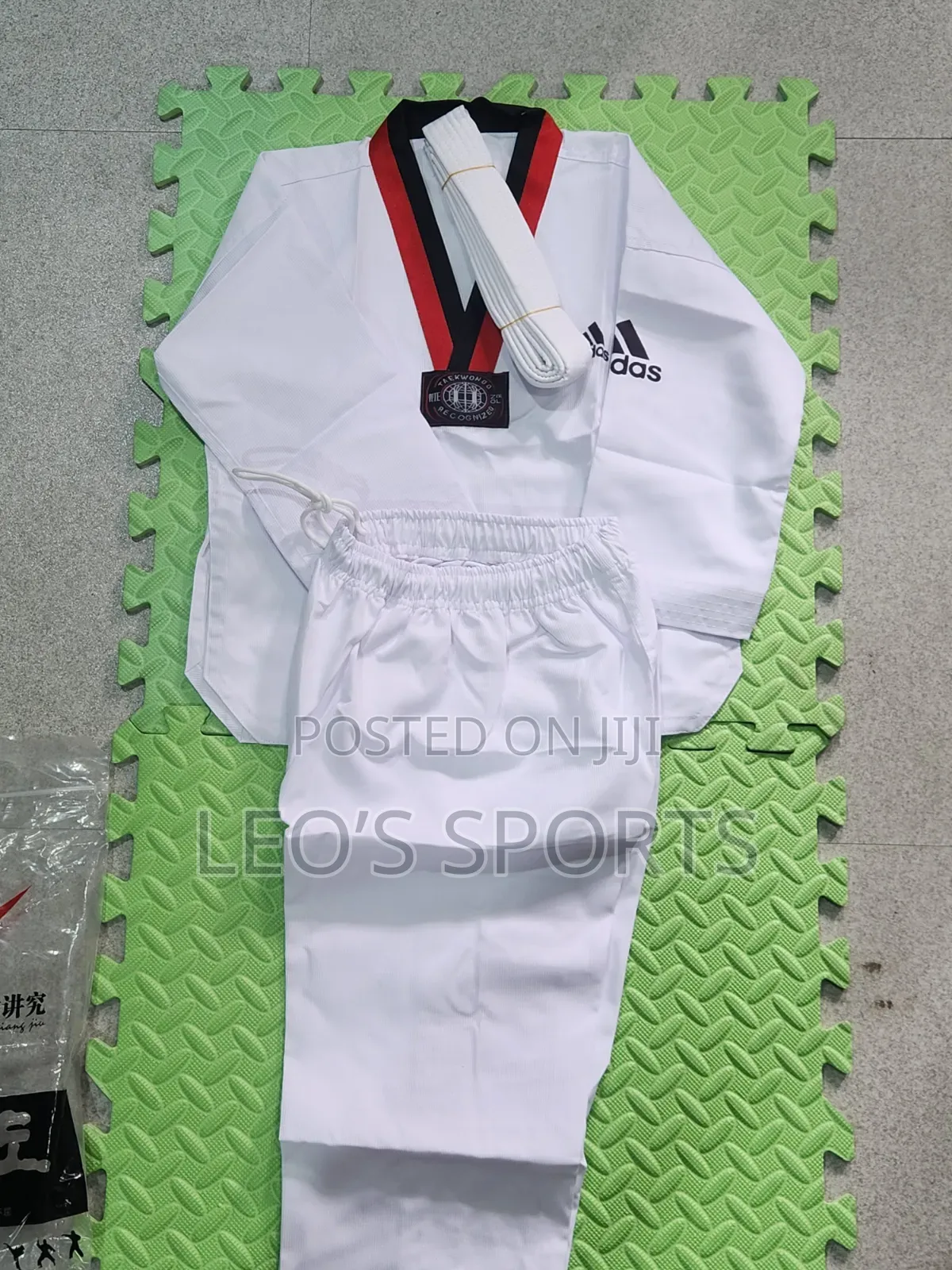 Taekwondo Dobok / Uniforms