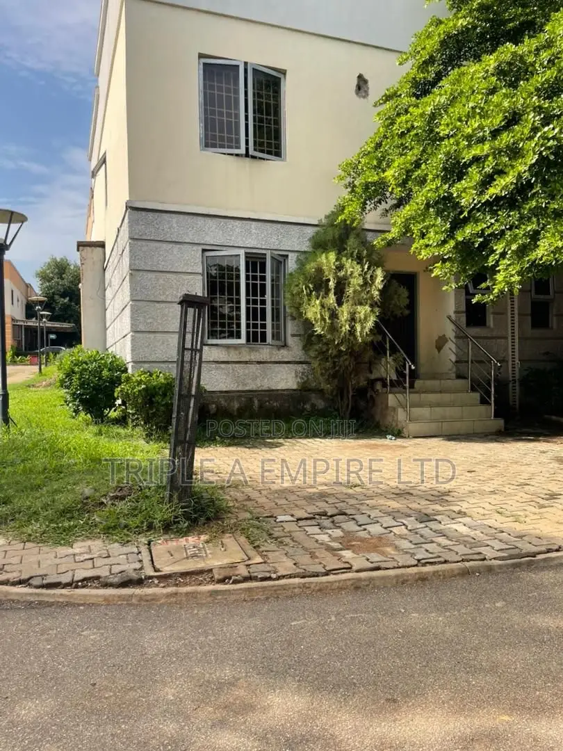 4bdrm Duplex in Life Camp for sale