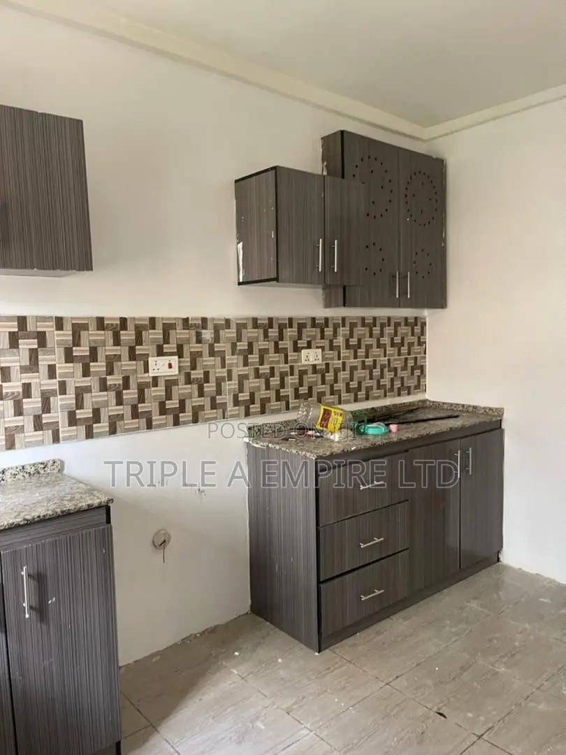 4bdrm Duplex in Life Camp for sale