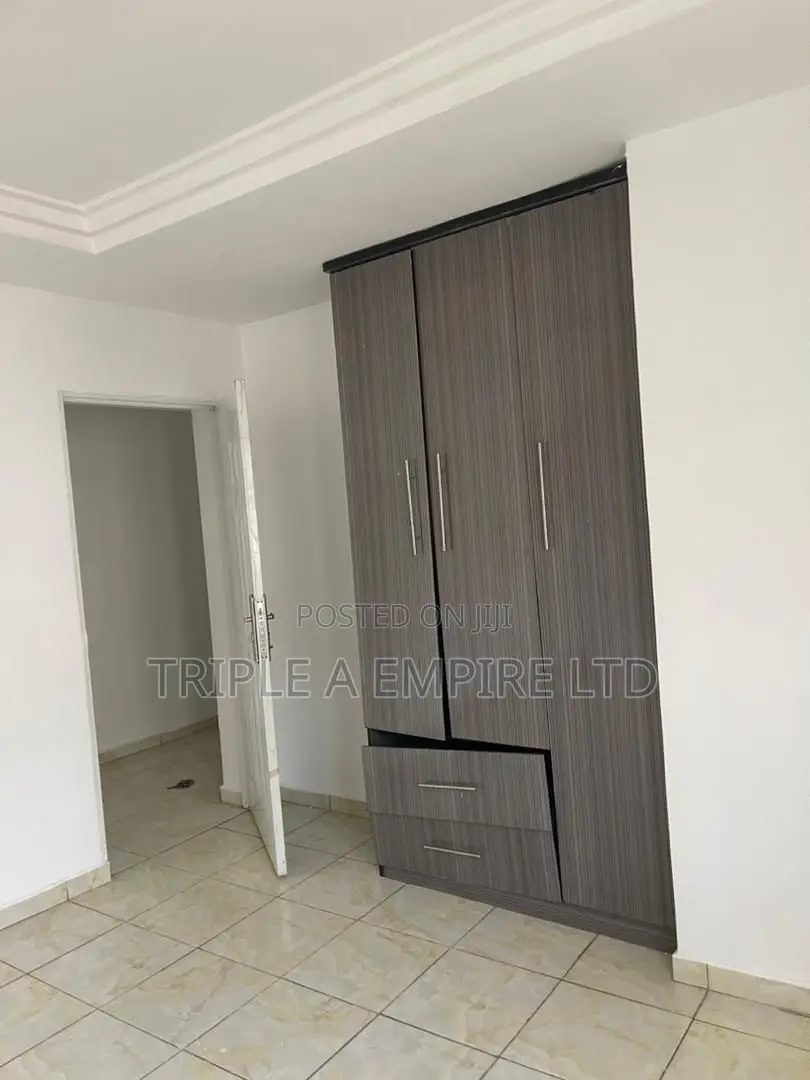 4bdrm Duplex in Life Camp for sale