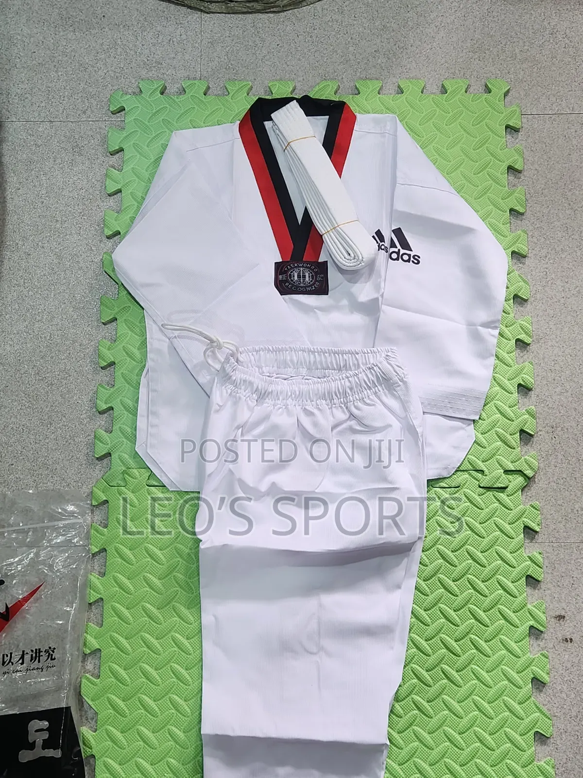 Taekwondo Dobok / Uniforms
